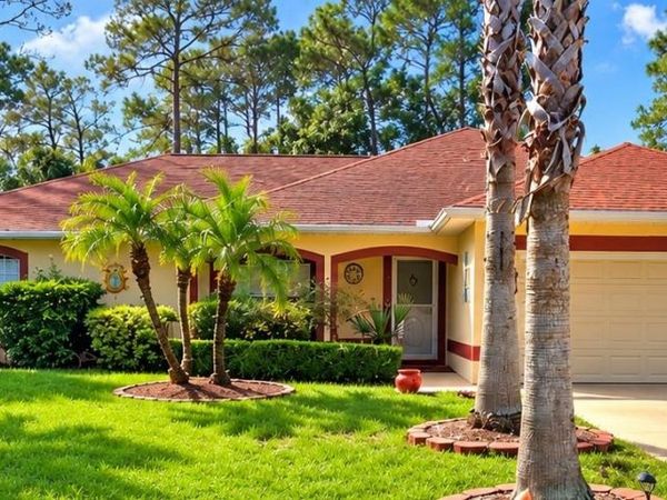 8 Rollins Lane, Palm Coast, FL 32164
