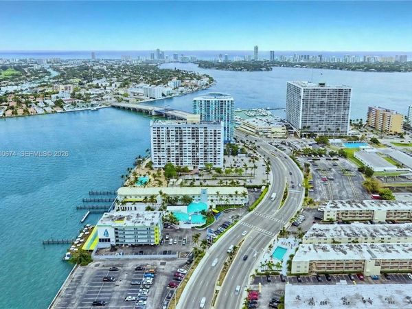 1865 79th St Cswy , Unit 5H, North Bay Village, FL 33141