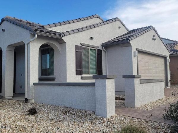 8758 W SOLANO Drive, Glendale, AZ 85305