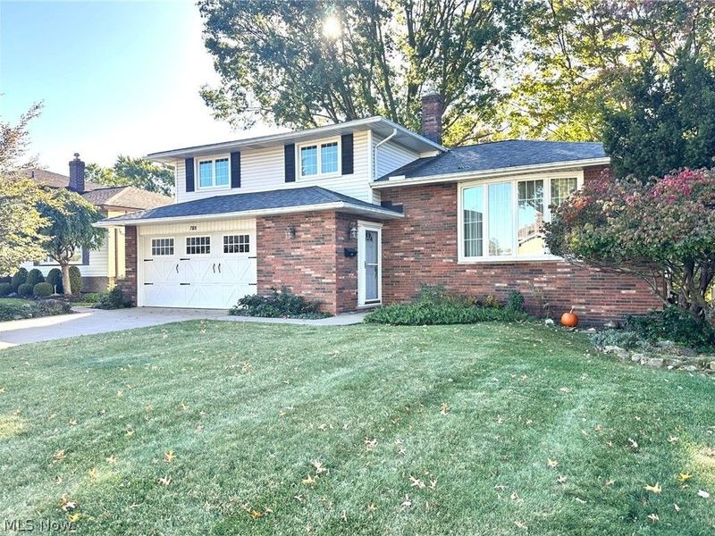 7320 Lancelot Drive, Parma, OH 44134 Photo 1