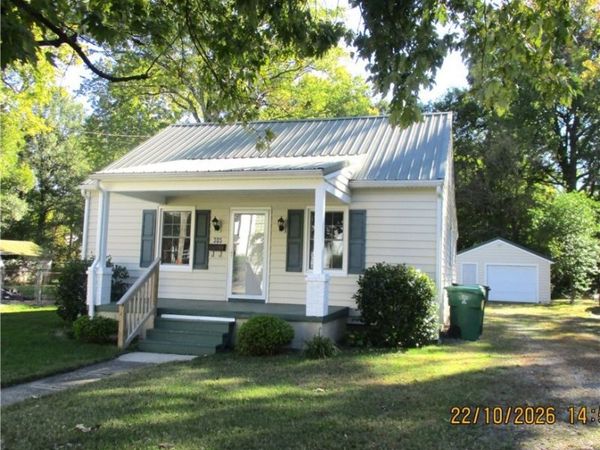 305 Myrtle Street , Ashland, VA 23005