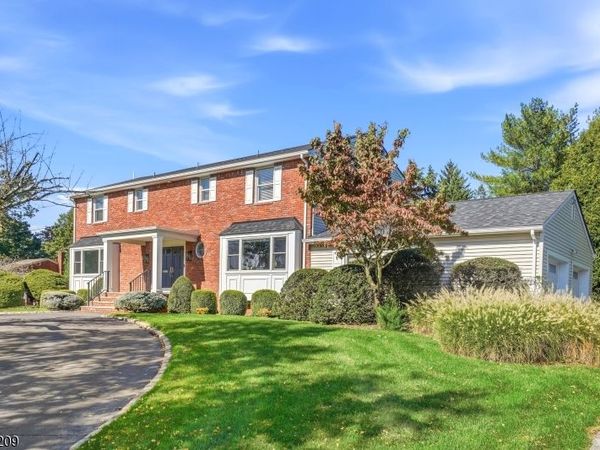 4 Tremont Ter, Livingston, NJ 07039