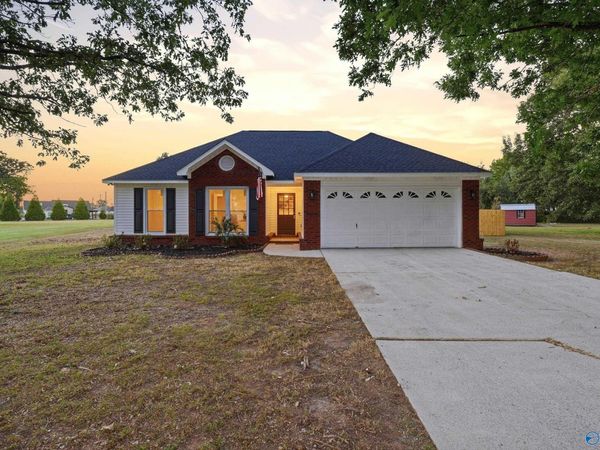 108 Cedar Breeze Lane, New Market, AL 35761