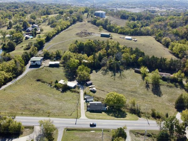 1739 Long Hollow Pike , Gallatin, TN 37066