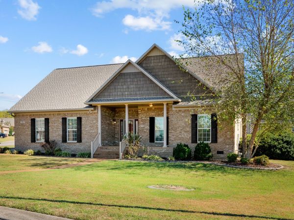 131 Hunters Glen Dr , Columbia, TN 38401