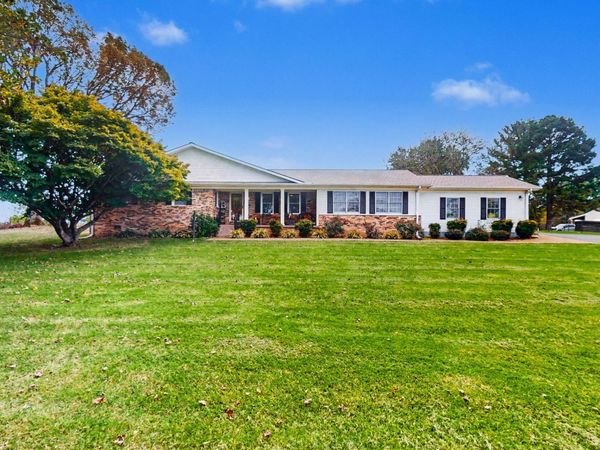3350 Elkhorn Rd , Paris, TN 38242