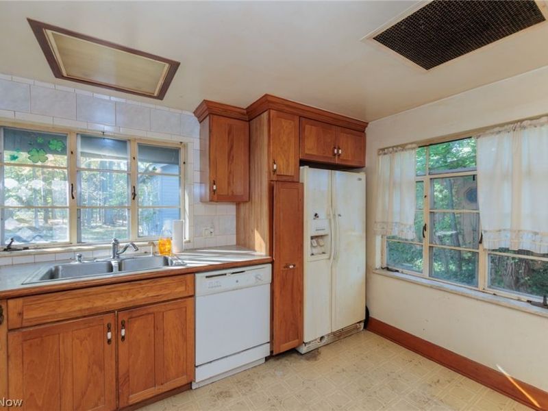 28391 Detroit Road, Westlake, OH 44145 Photo 4