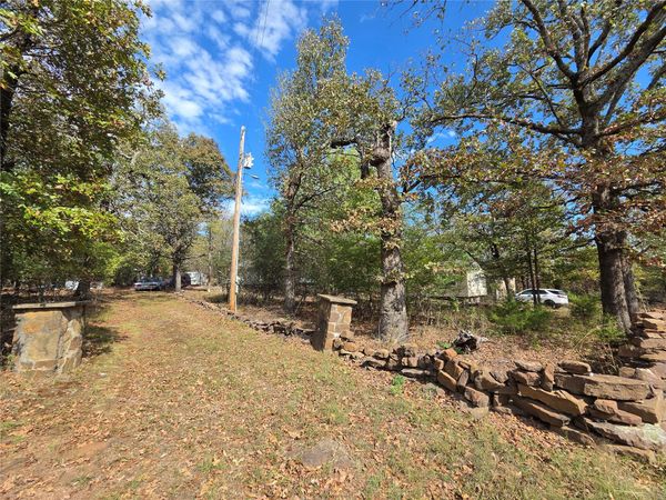 211 W Hulbert Drive , Hulbert, OK 74441
