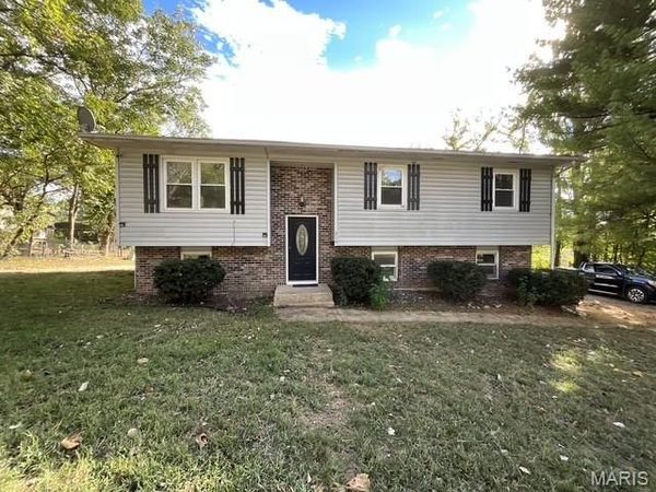 214 W Thornburgh Street , West Plains, MO 65775