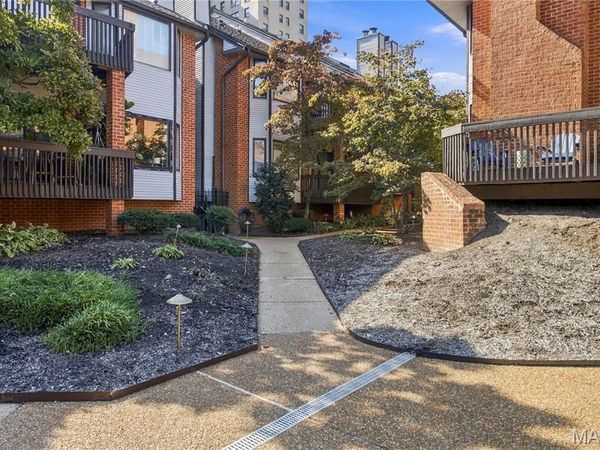 4454 Lindell Boulevard, Unit 30, St Louis, MO 63108