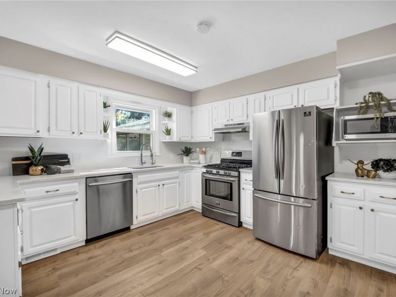6981 Elmwood Drive, Solon, OH 44139 Photo 14