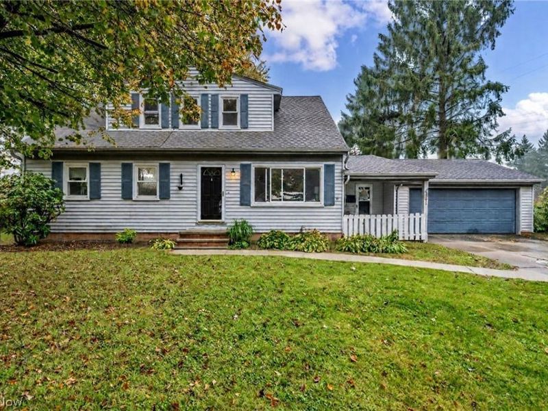 6981 Elmwood Drive, Solon, OH 44139 Photo 2