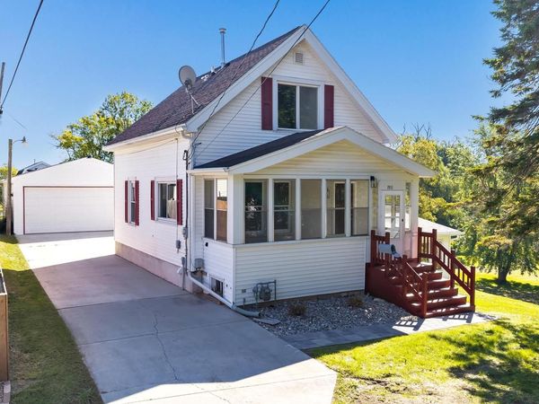 1911 S 13th STREET, Manitowoc, WI 54220