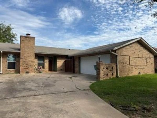 413 Oxford Drive, Sherman, TX 75092
