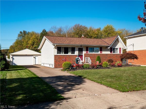 6402 Sandhurst Drive , Brook Park, OH 44142