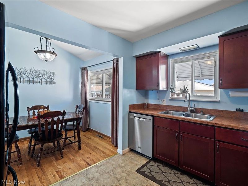 6402 Sandhurst Drive, Brook Park, OH 44142 Photo 25