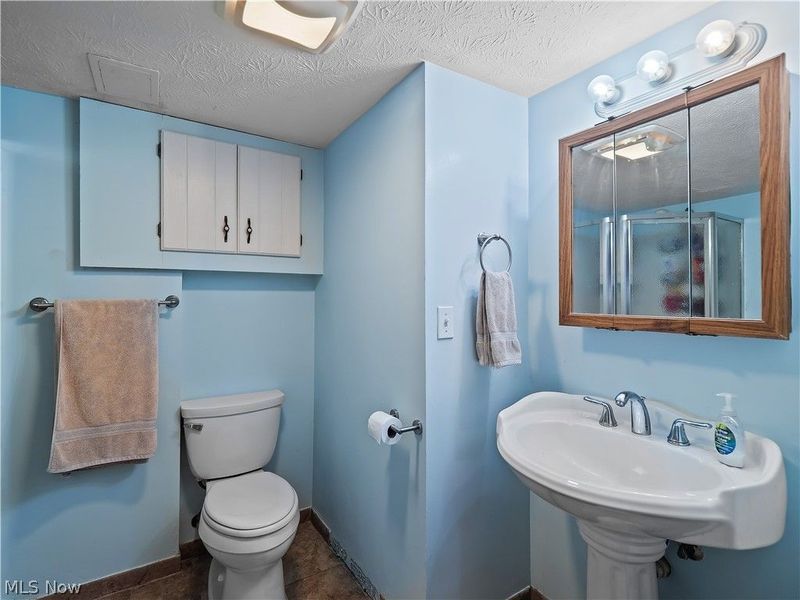 6402 Sandhurst Drive, Brook Park, OH 44142 Photo 38