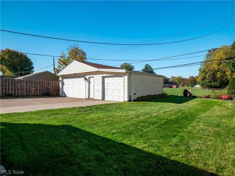 6402 Sandhurst Drive, Brook Park, OH 44142 Photo 9