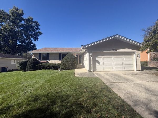 980 Iroquois Drive , Elgin, IL 60120