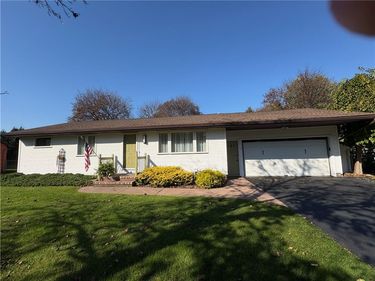 101 Lee Circle Drive , Rochester, NY 14626