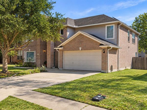 807 Yellowstone DR , Taylor, TX 76574