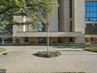 1101 S ARLINGTON RIDGE ROAD, Unit 101, ARLINGTON, VA 22202
