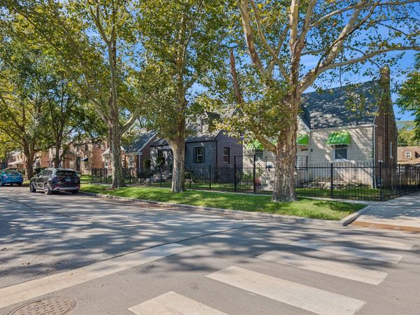 10100 S Bensley Avenue , Chicago, IL 60617