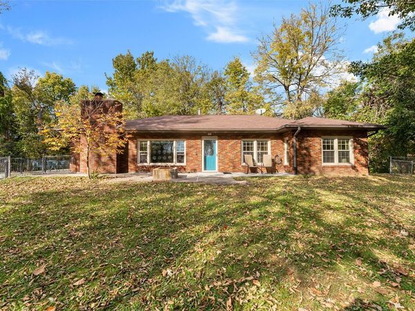 2701 Blackhawk Road , Rock Island, IL 61201