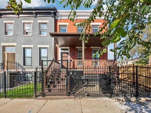 656 E Bowen Avenue , Chicago, IL 60653