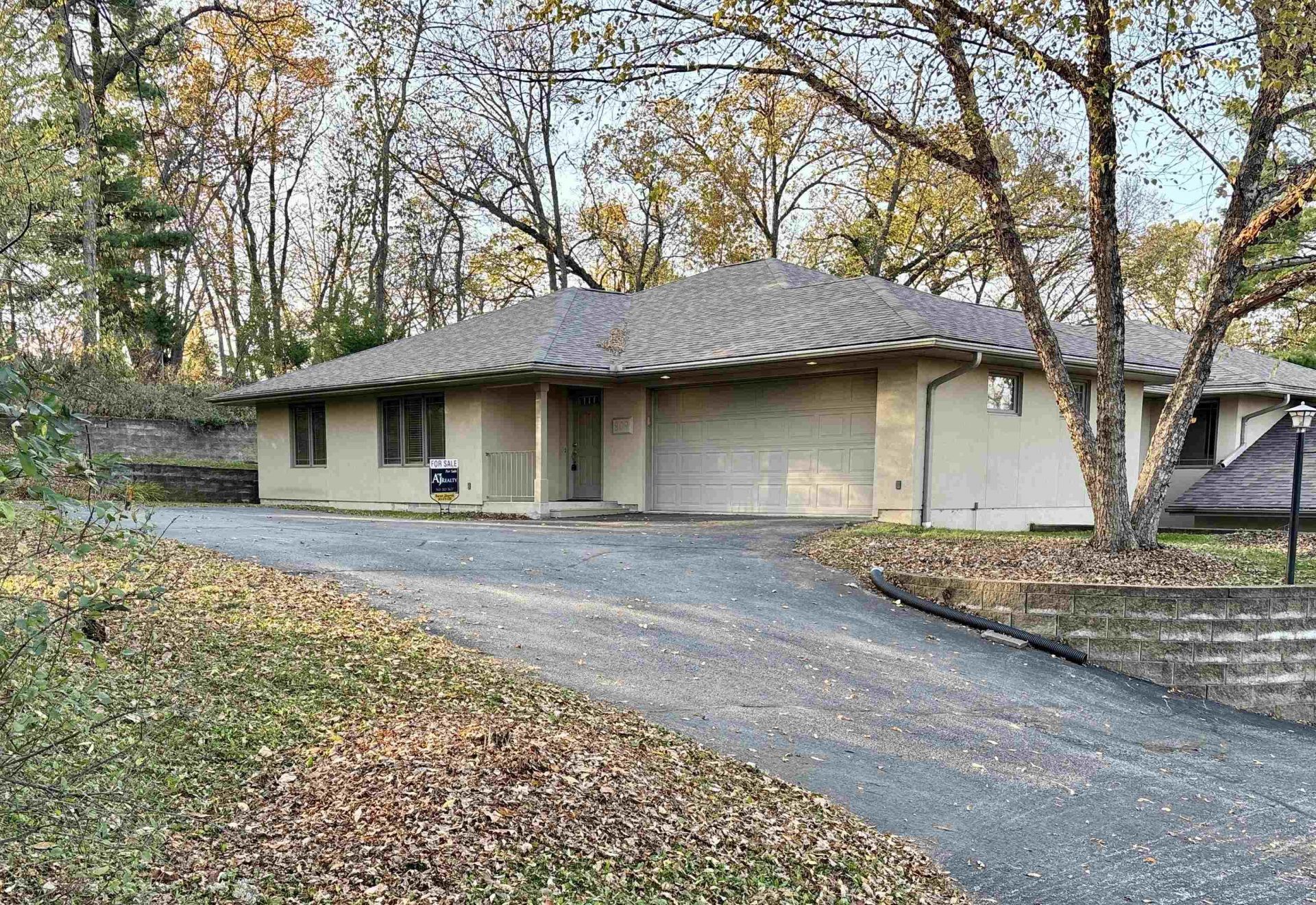 809 Jefferson Street, Unit 3, Decorah, IA 52101 Main Photo