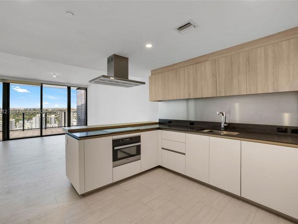 1000 Brickell Plz , Unit 3904, Miami, FL 33131
