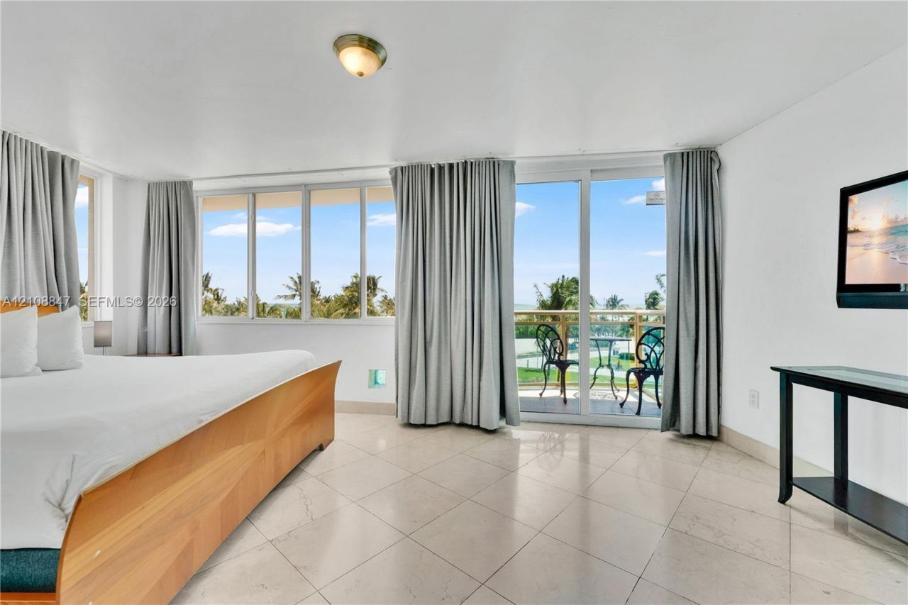 524 Ocean Dr , Miami Beach, FL 33139 Photo