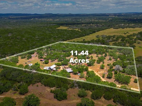 707 Ranch Road 1320 , Johnson City, TX 78636