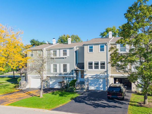 1931 Farnham Court , Schaumburg, IL 60194