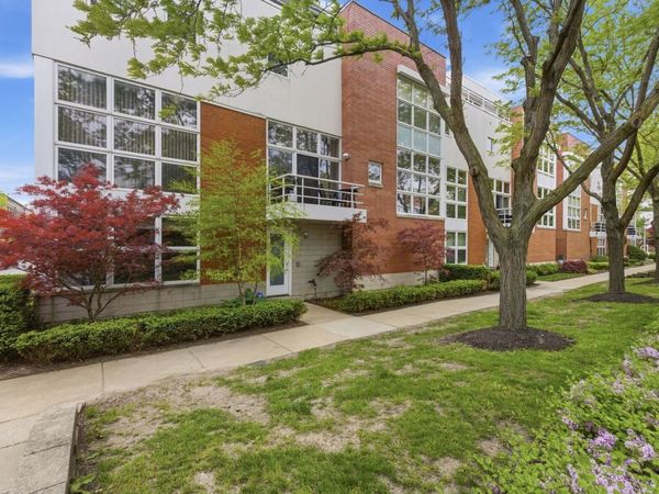Unit D, Chicago, IL 60657
