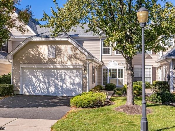 272 Colt St, Hopewell, NJ 08534