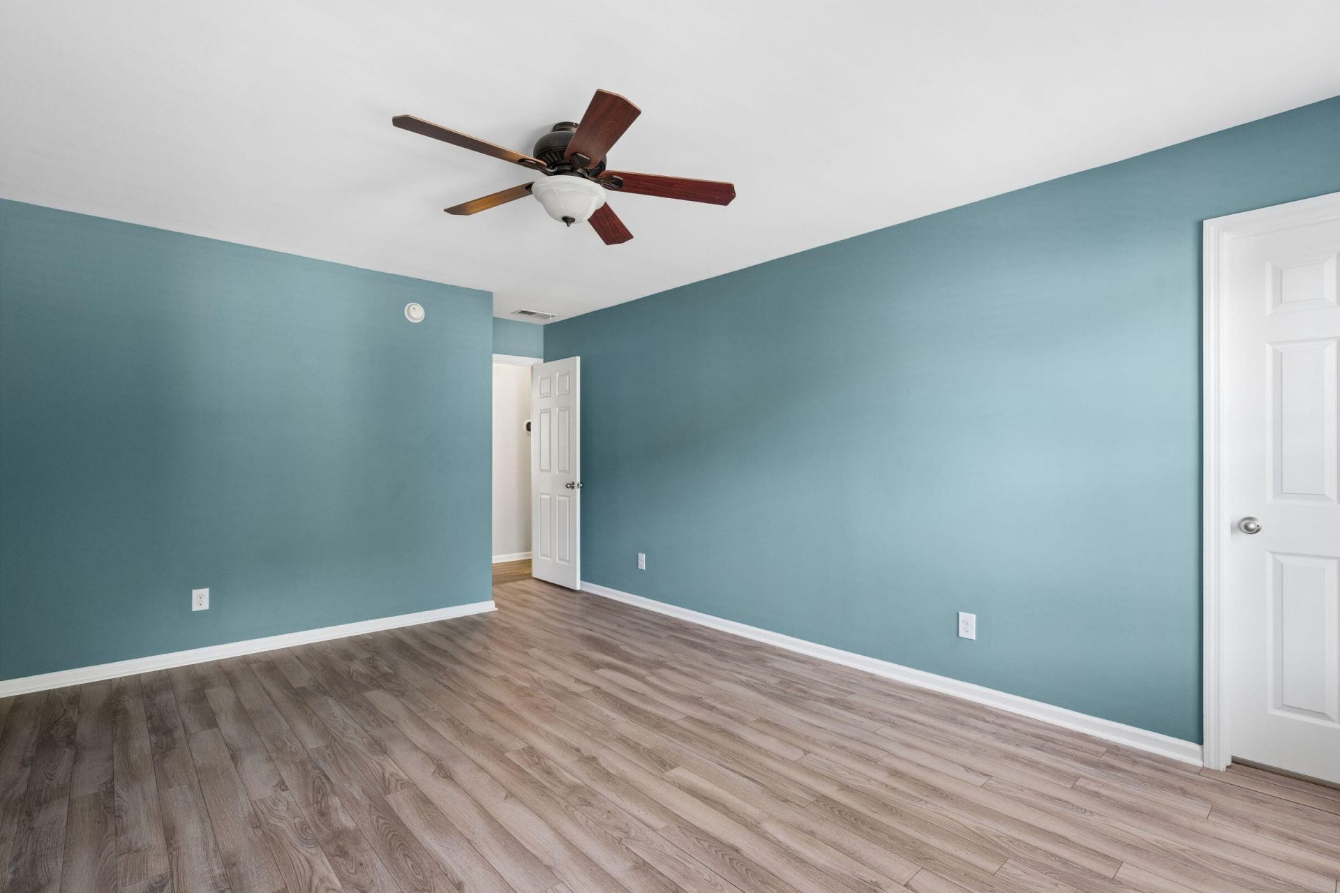 1309 Merchant Court Photo 20