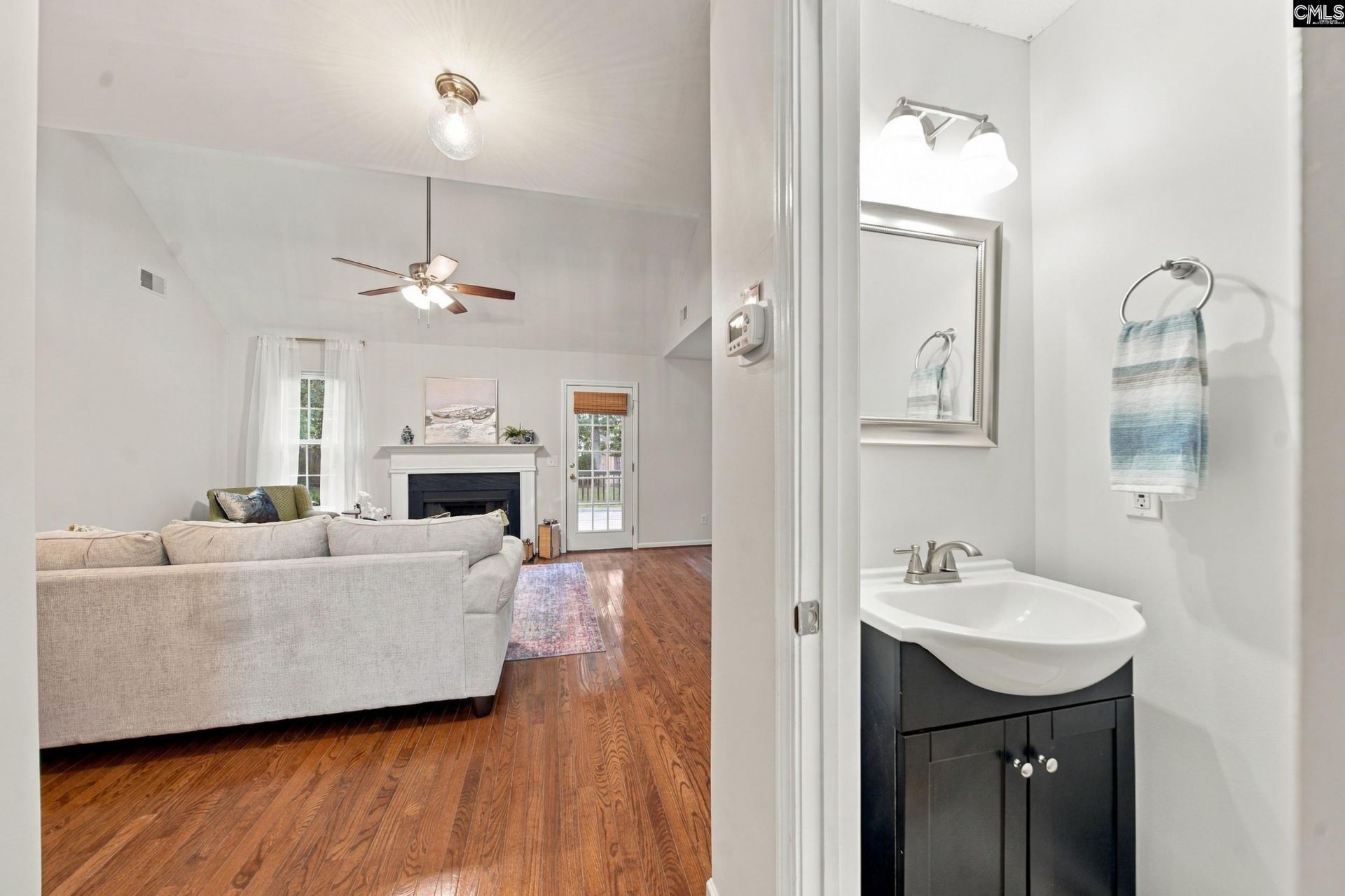 304 Staffwood Drive Photo 6
