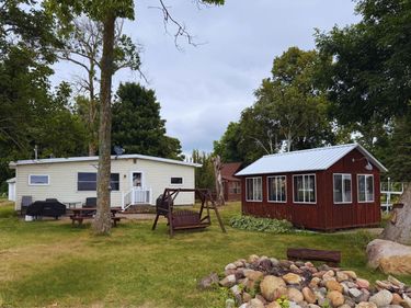 5589 Wildwood Avenue, Isle, MN 56342