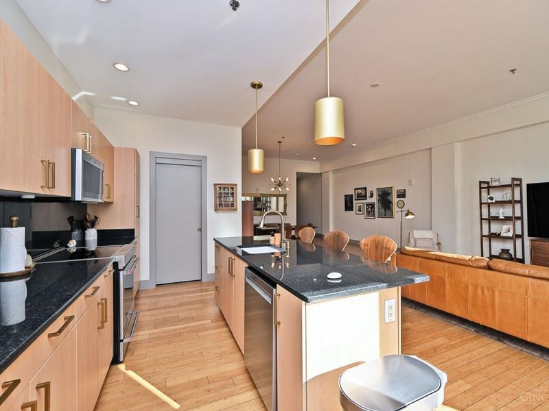 15 W Fourth Street, Unit 407, Cincinnati, OH 45202 Photo 32