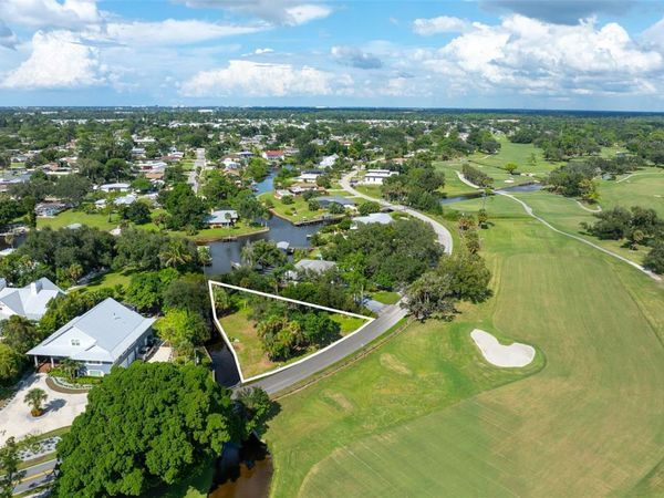 423 MAGELLAN DRIVE , SARASOTA, FL 34243