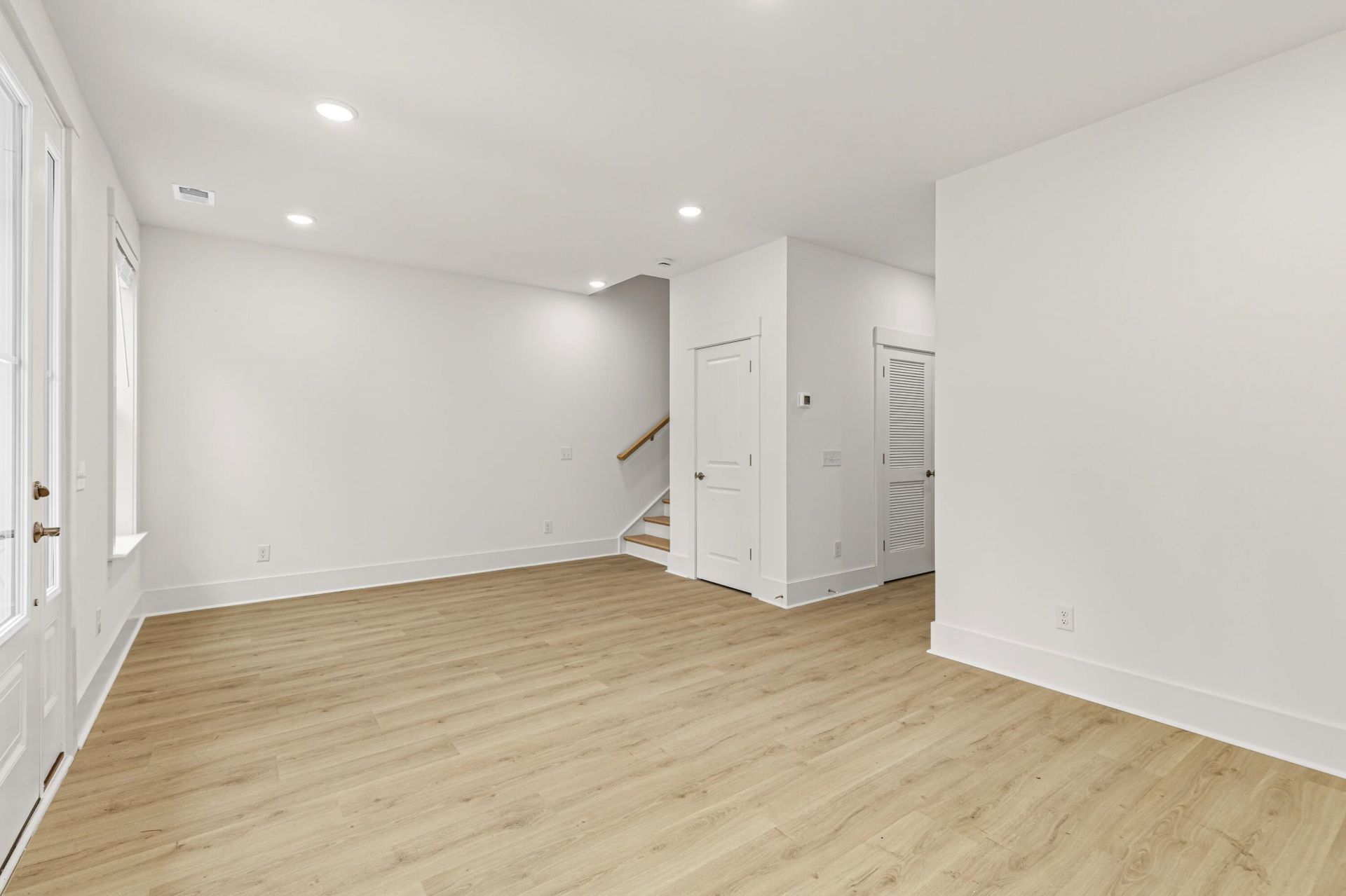 124 Fairbanks Drive Photo 10