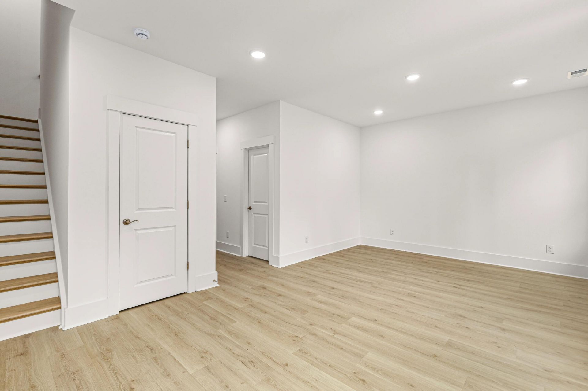 124 Fairbanks Drive Photo 13