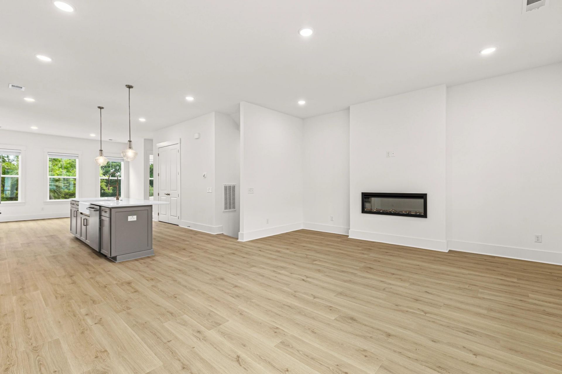 124 Fairbanks Drive Photo 17