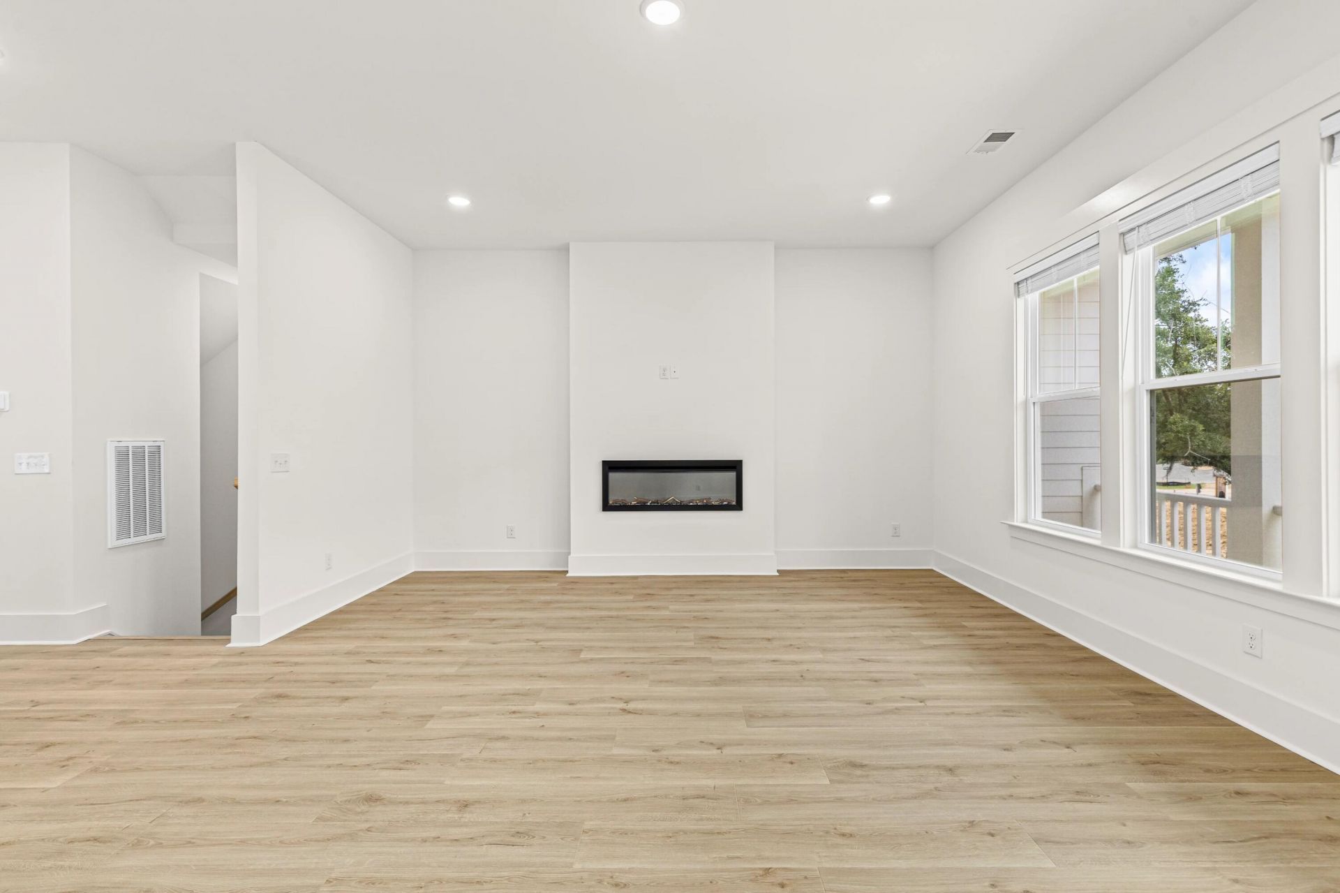 124 Fairbanks Drive Photo 18