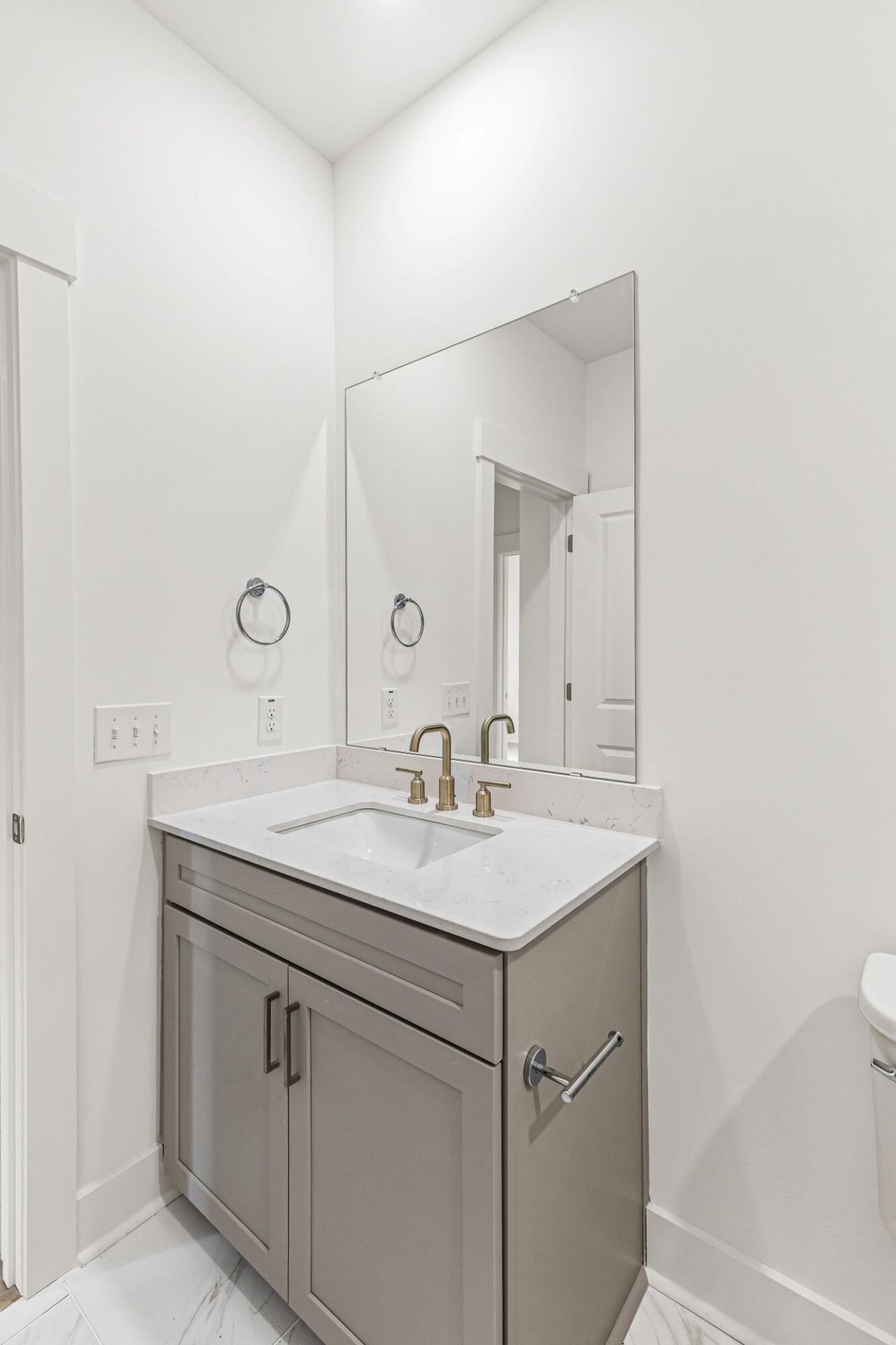 124 Fairbanks Drive Photo 36