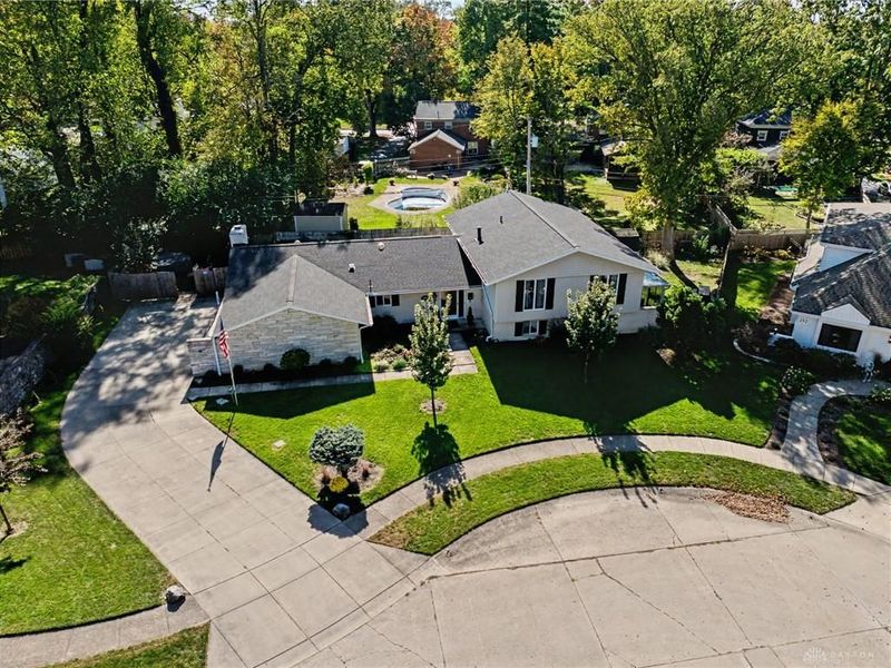 200 Blue Gate Circle, Dayton, OH 45429 Photo 2