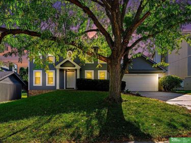 13415 Hillsborough Drive, Omaha, NE 68164