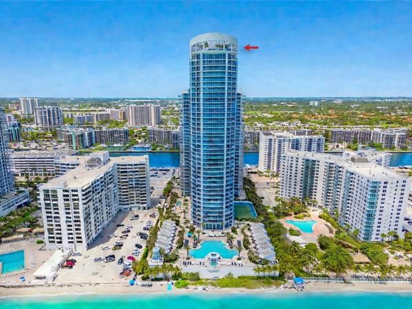 3101 S Ocean Dr , Unit PH8, Hollywood, FL 33019
