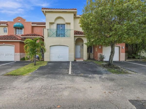 17370 NW 69th Ct , Unit 304, Hialeah, FL 33015